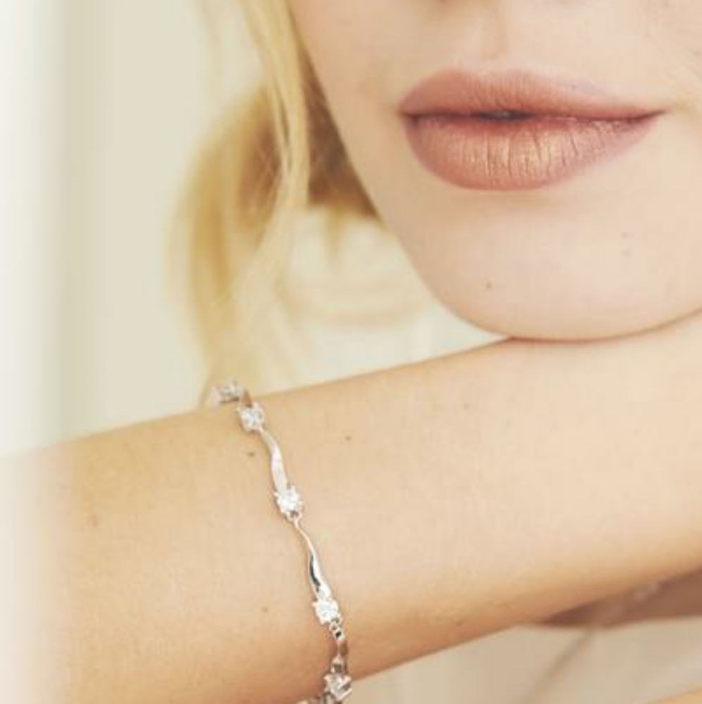 Symphony Camelia 18K White-Gold Plated 2.3 Ctw Bra